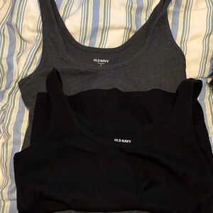 Old Navy Women's Charcoal and Black Tank Tops